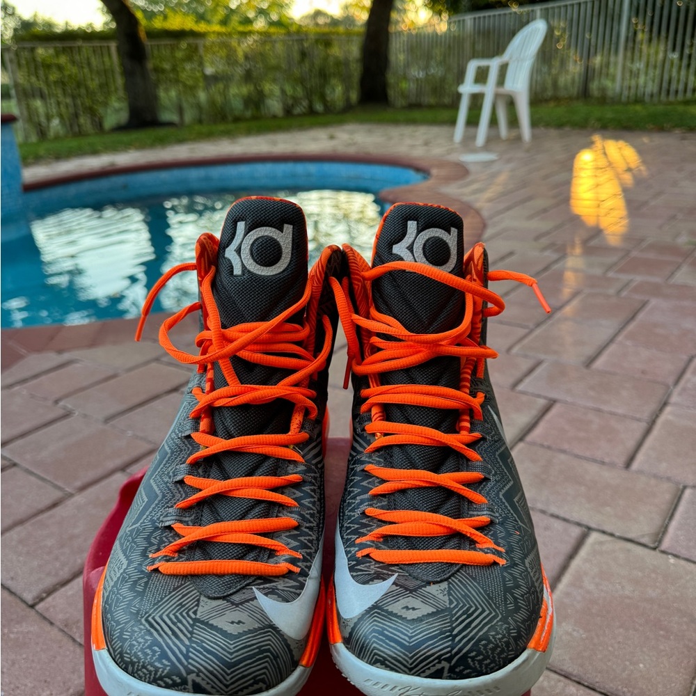 Men Athletic Nike Shoes 11.5